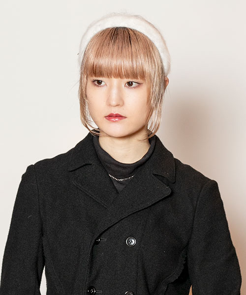 WHITE モデル頭囲：55cm