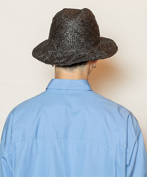 モデル頭囲：58.5 着用サイズ：ONESIZE