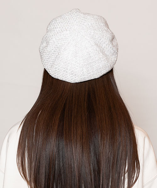 Model's head circumference: 56cm, wearing size ONESIZE