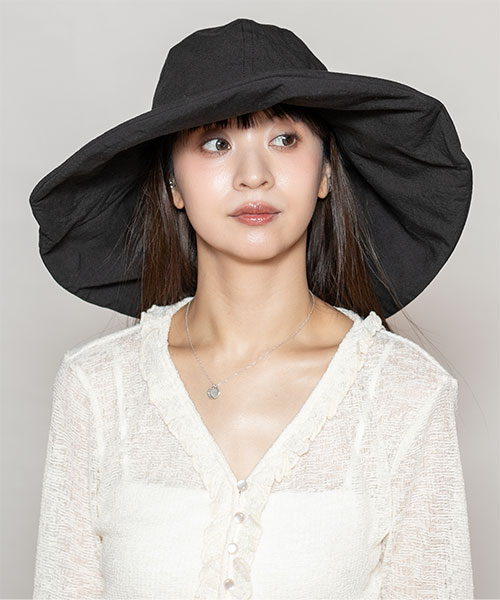 モデル頭囲：56 着用サイズ：ONESIZE