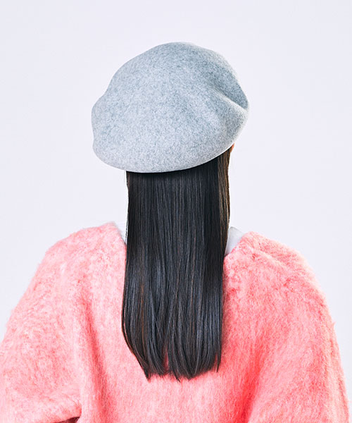 モデル頭囲：55.5cm 着用サイズ：ONESIZE
