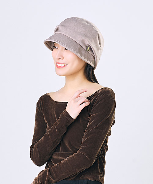 モデル頭囲：55.5cm 着用サイズ：ONESIZE