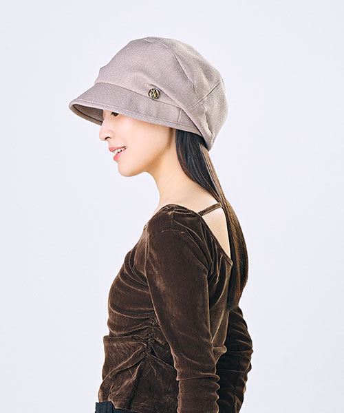 モデル頭囲：55.5cm 着用サイズ：ONESIZE