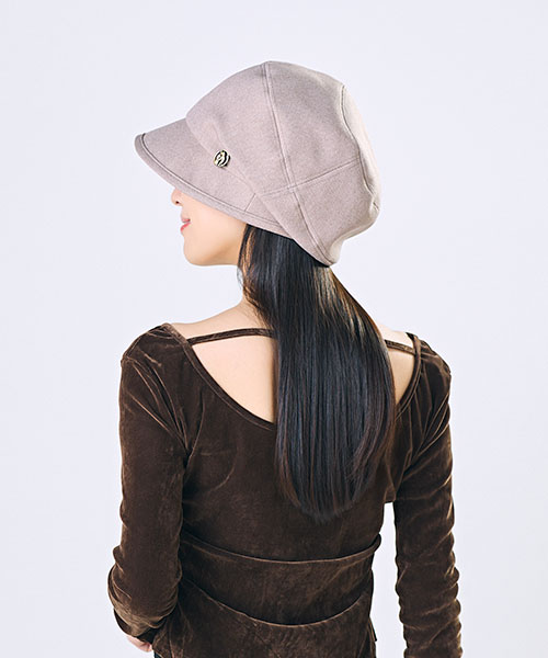 モデル頭囲：55.5cm 着用サイズ：ONESIZE