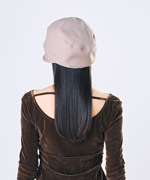 モデル頭囲：55.5cm 着用サイズ：ONESIZE