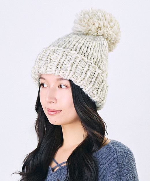 WHITE モデル頭囲：54cm