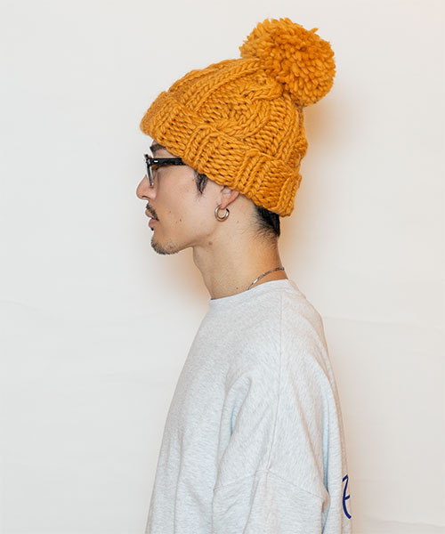 YELLOW モデル頭囲：58.5cm