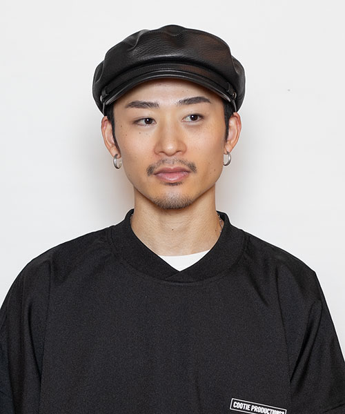 Model's head circumference: 58.5cm, wearing size ONESIZE