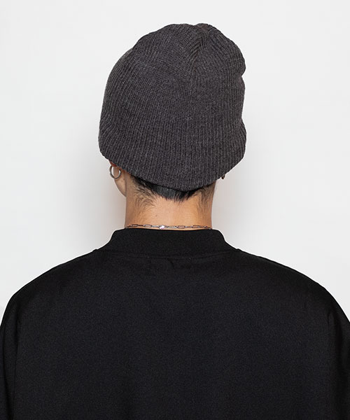 モデル頭囲：58.5cm 着用サイズ：ONESIZE