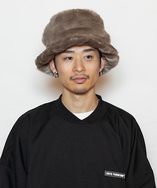 モデル頭囲：58.5cm 着用サイズ：ONESIZE