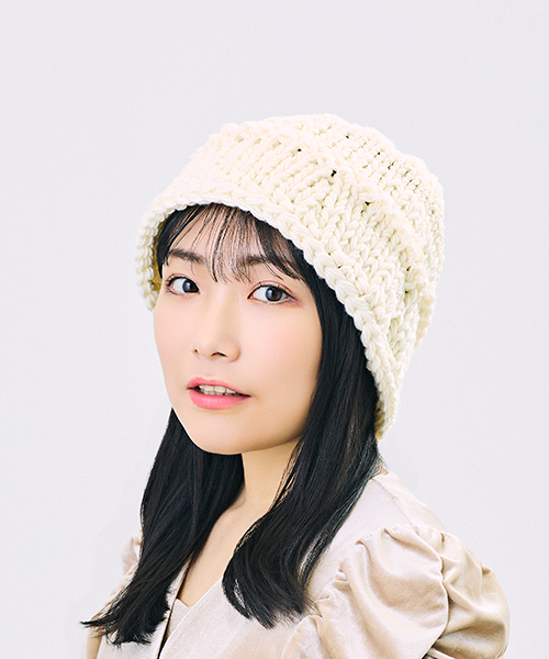 WHITE モデル頭囲：55cm