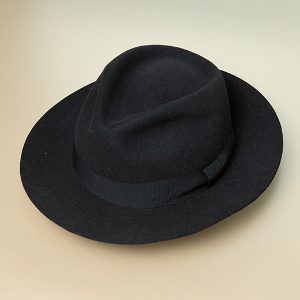 フェルト素材の帽子